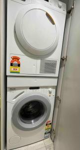 Action in vibrant Collingwood Fitzroy