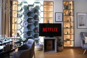 NEW Glamours Central Suite with Elevator