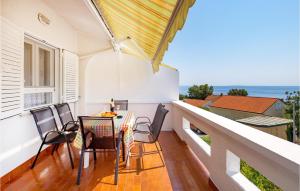 2 Bedroom Cozy Apartment In Potocnica 