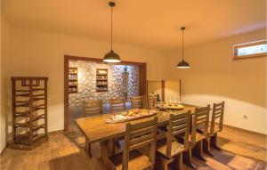 Lovely Home In Glavina Donja With Wifi