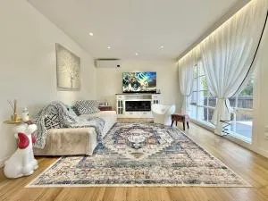 Sunrise at Rye - Luxury Family Holiday Retreat Minutes from Hot Springs - Rye