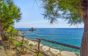 Lovely Apartment In Cogorno With Wifi