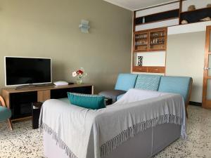 SEA FRONT RETRO STYLE APPARTMENT