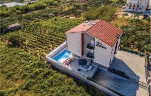 Beautiful Home In Stobrec With Sauna