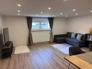 Neu! Große Ferienwohnung 3 Zimmer mit Küche und Bad, 90 qm mit Netflix und PS5