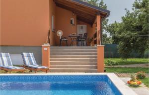 Three-Bedroom Holiday Home In Vodnjan