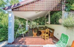 Beautiful Apartment In Povile With Wifi