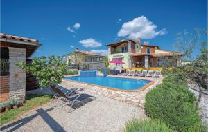 Cozy Home In Rezanci With Jacuzzi