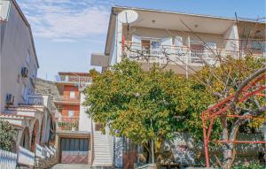 1 Bedroom Nice Apartment In Seget Donji