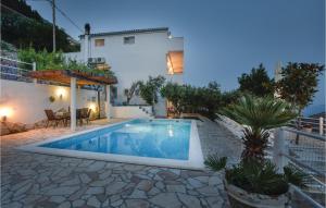 2 Bedroom Gorgeous Apartment In Mimice 