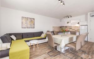 Pet Friendly Home In Supertarska Draga