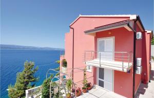 Gorgeous Apartment In Stanici With Kitchen 