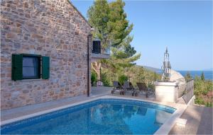 3 Bedroom Cozy Home In Gromin Dolac