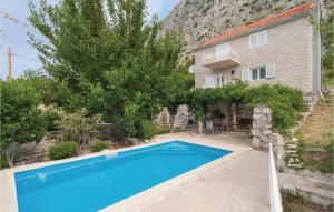 Awesome Apartment In Duce With Wifi 