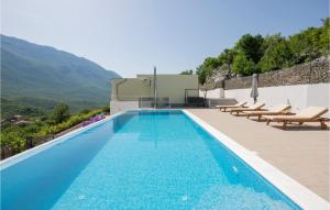 3 Bedroom Awesome Home In Zagvozd