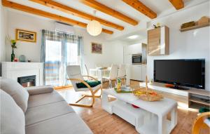 Amazing Home In Glogovec Zagorski 