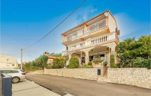 2 Bedroom Gorgeous Apartment In Kozino