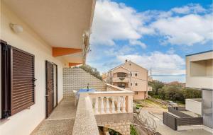 2 Bedroom Gorgeous Apartment In Kozino