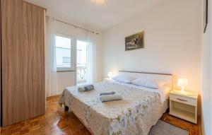 2 Bedroom Gorgeous Apartment In Kozino