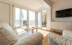 2 Bedroom Amazing Apartment In Bibinje 