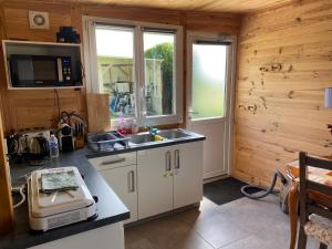 Chalet autonome à louer sur terrain de loisir de 2000m2 avec étang privé