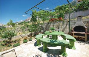 Nice Apartment In Makarska With Wifi 