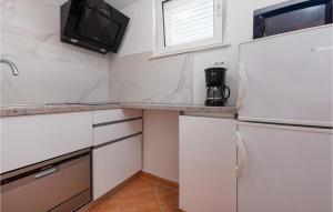 Cozy Apartment In Bibinje