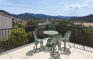 Maisons de vacances Gorgeous Home In Roquebrun : photos des chambres