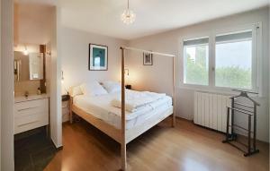 Maisons de vacances Gorgeous Home In Roquebrun : photos des chambres
