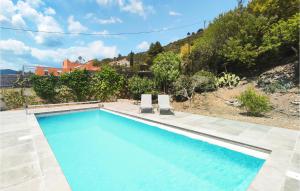 Maisons de vacances Gorgeous Home In Roquebrun : photos des chambres