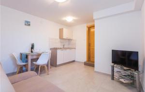 One-Bedroom Apartment In Ploce