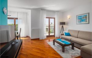 4 Bedroom Nice Home In Buje