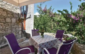 Two-Bedroom Apartment In Stomorska