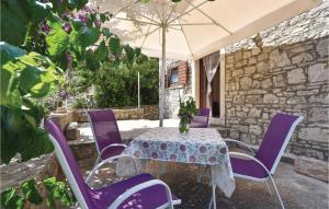 Two-Bedroom Apartment In Stomorska