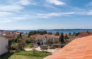 Stunning Apartment In Fazana With House Sea View 