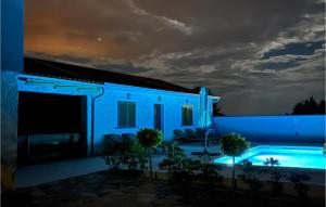 Gorgeous Home In Privlaka With Wifi 