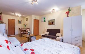 Cozy Apartment In Rovinj With Wifi