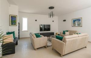 Stunning Home In Krnica 
