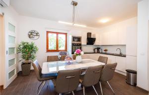 Lovely Home In Pridraga