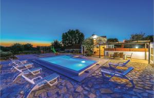 Two-Bedroom Holiday Home In Ljubitovica