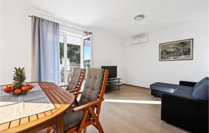 Cozy Home In Primosten With Wifi