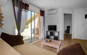 Appartements Lovely Apartment In Sta Maria Poggio : photos des chambres