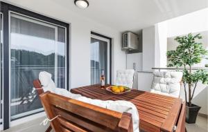 Gorgeous Apartment In Premantura 