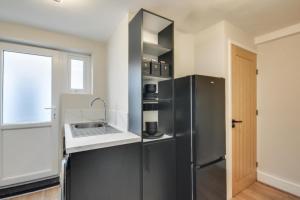 Ripon By Serene Stays Stylish Liverpool Home Sleeps 5 with Free Parking Fast WiFi and Close to Stadiums