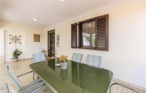 2 Bedroom Awesome Apartment In Rabac 