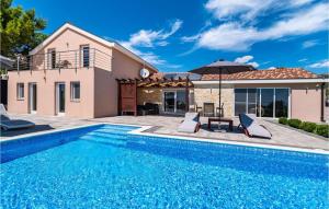 Cozy Home In Kakma With Lake View 