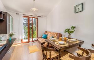 Beautiful Apartment In Novi Vinodolski