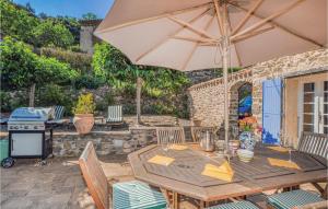 Maisons de vacances 3 Bedroom Cozy Home In Taulis : photos des chambres