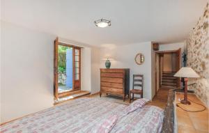 Maisons de vacances 3 Bedroom Cozy Home In Taulis : photos des chambres
