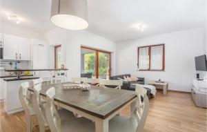 Beautiful Home In Gostinjac With Wifi 